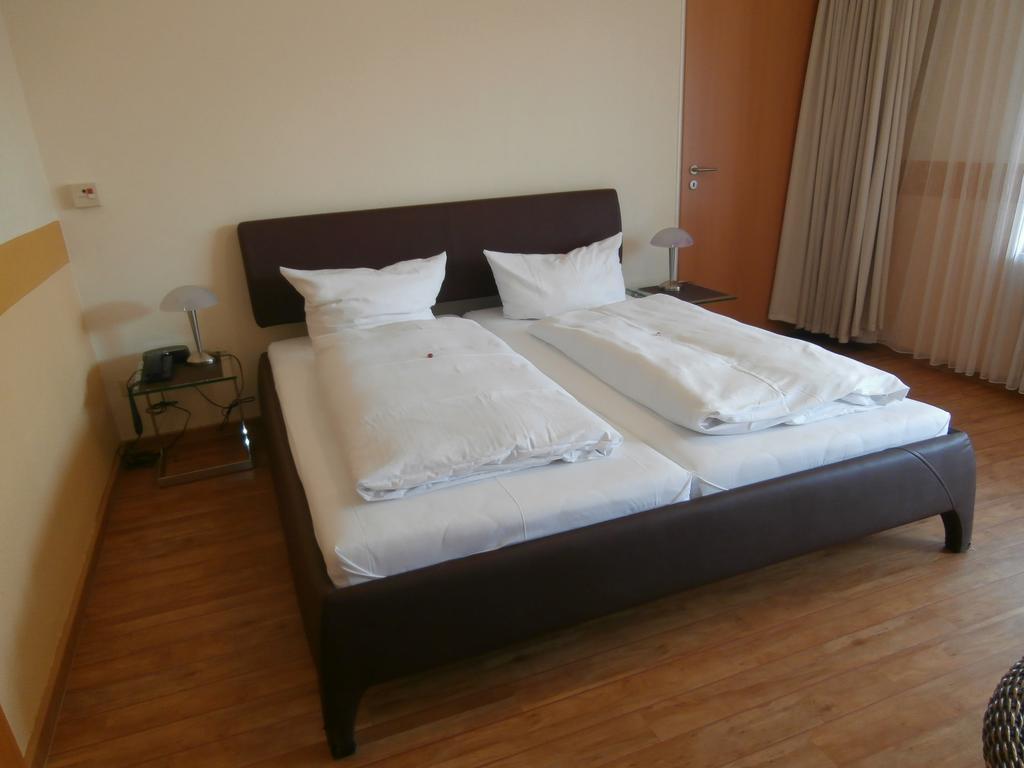 Hotel Hasselbarth บวร์ก เอาฟ์ เฟมาร์น ภายนอก รูปภาพ