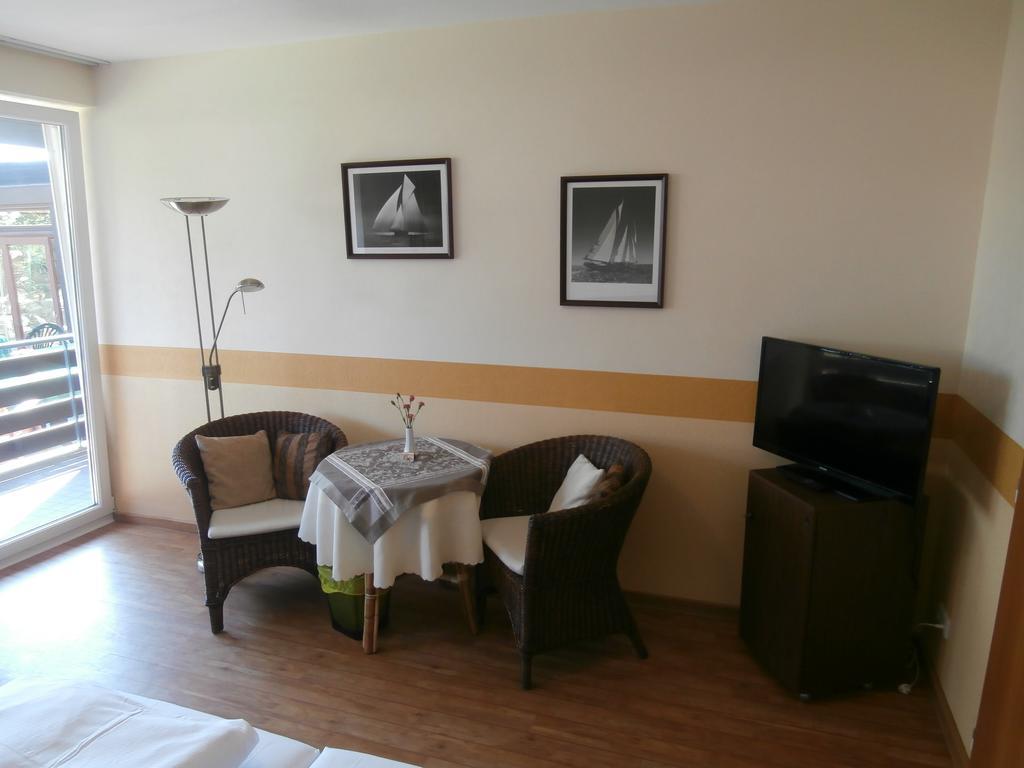 Hotel Hasselbarth บวร์ก เอาฟ์ เฟมาร์น ภายนอก รูปภาพ