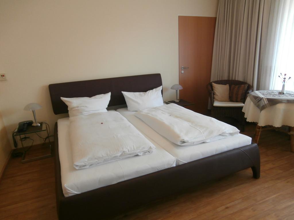Hotel Hasselbarth บวร์ก เอาฟ์ เฟมาร์น ภายนอก รูปภาพ