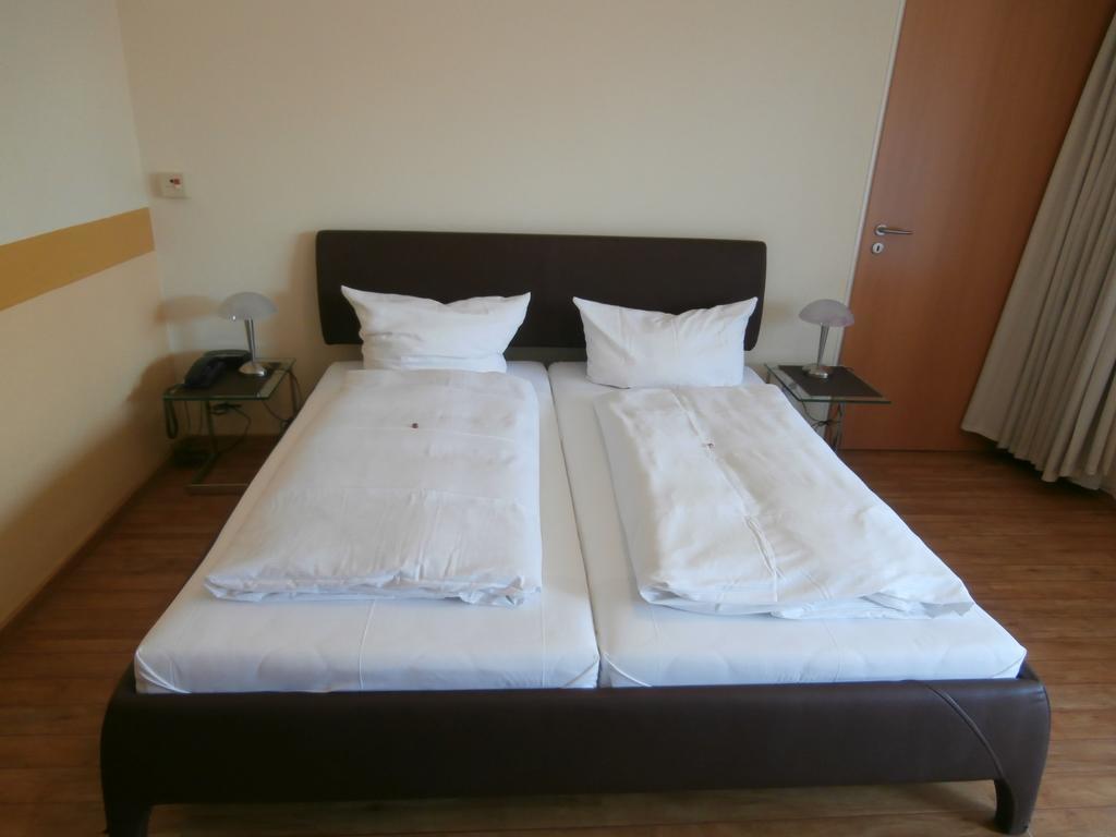Hotel Hasselbarth บวร์ก เอาฟ์ เฟมาร์น ภายนอก รูปภาพ